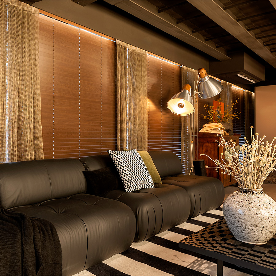 Sofá Igarapé_Matte Preto_CasaCor_SP_2024_Salva Design de Mobiliáio (3).jpg