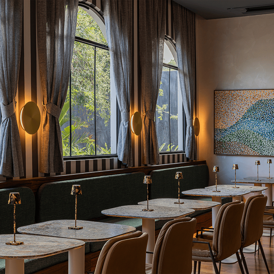 Cadeira Seriema_Matte Caramelo_Metal Cocoa_CasaCor PI_2025_Salva Design de Mobiliário (1).png