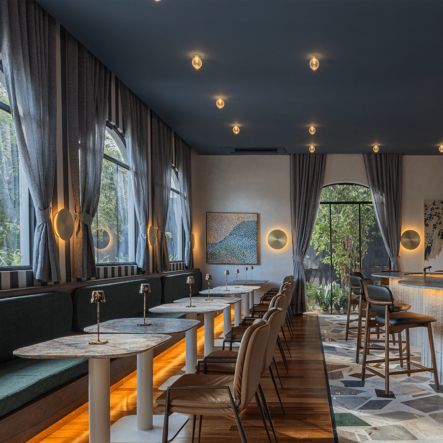 Cadeira Seriema_Matte Caramelo_Metal Cocoa_CasaCor PI_2025_Salva Design de Mobiliário (3).png